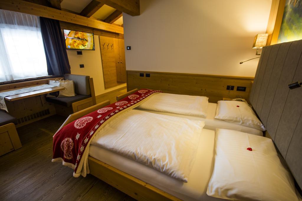 Hotel Cirelle Suite & Spa Canazei Ngoại thất bức ảnh