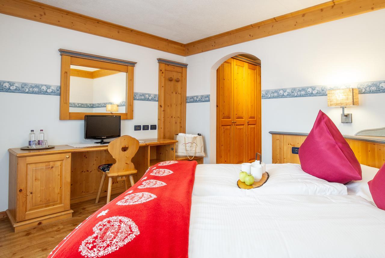 Hotel Cirelle Suite & Spa Canazei Ngoại thất bức ảnh
